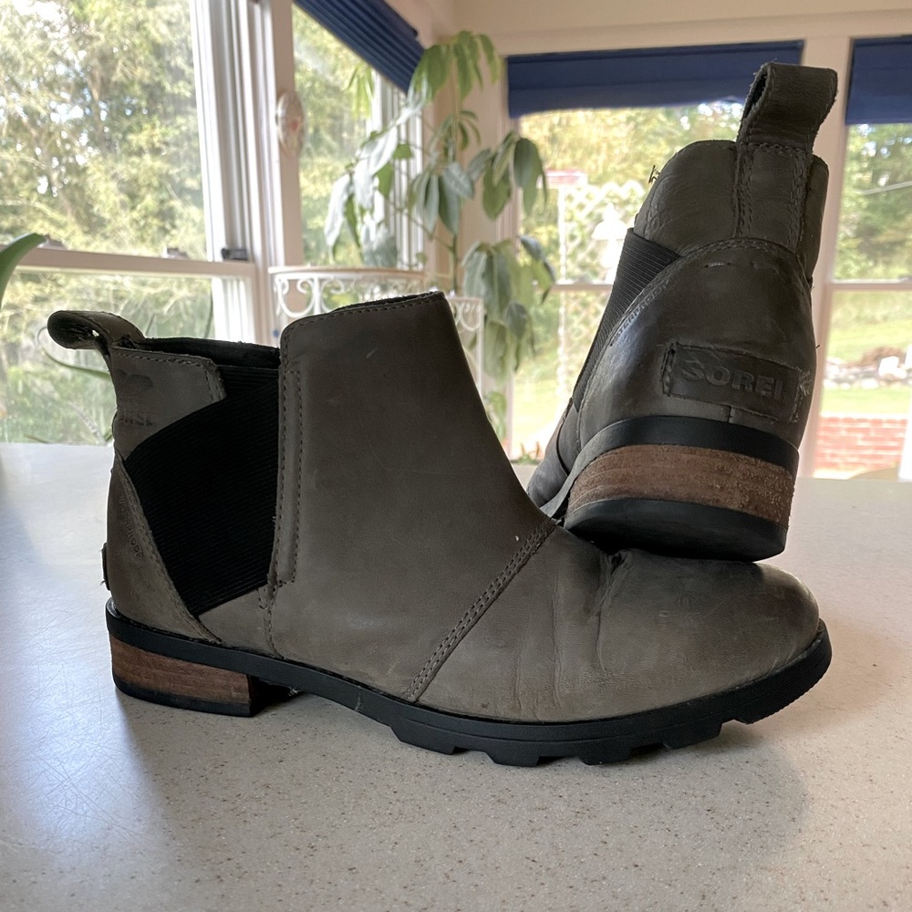 SOREL Emelie Waterproof Chelsea Boot
